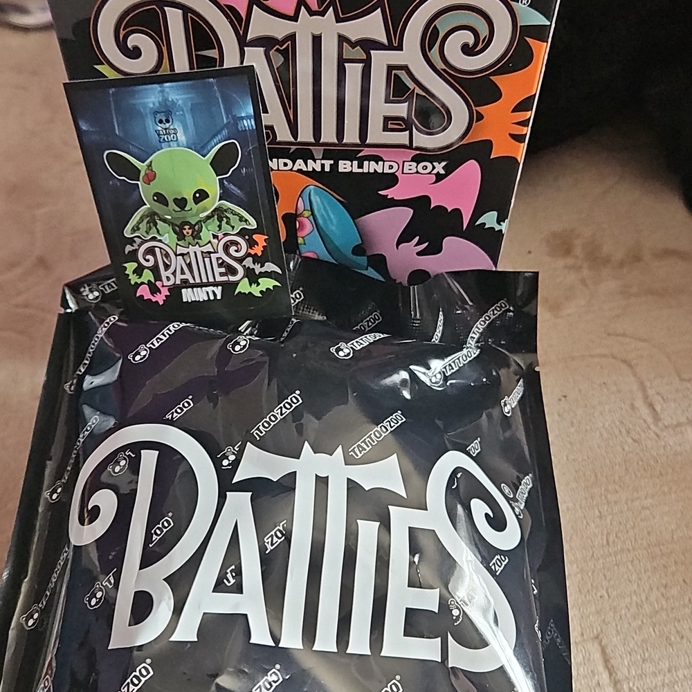 Batties Pendant Blind Box Minty